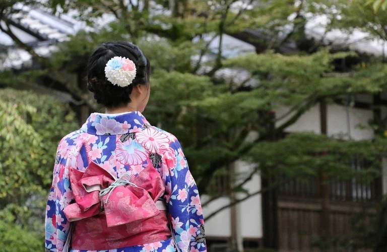 浦添市の着物丸洗いクリーニングで、あなたのお着物をよみがえらせます！